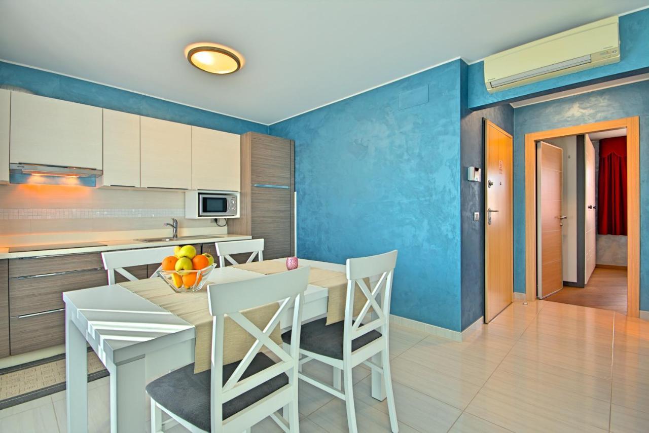 Apartments Riva-Interauto Умаг Экстерьер фото