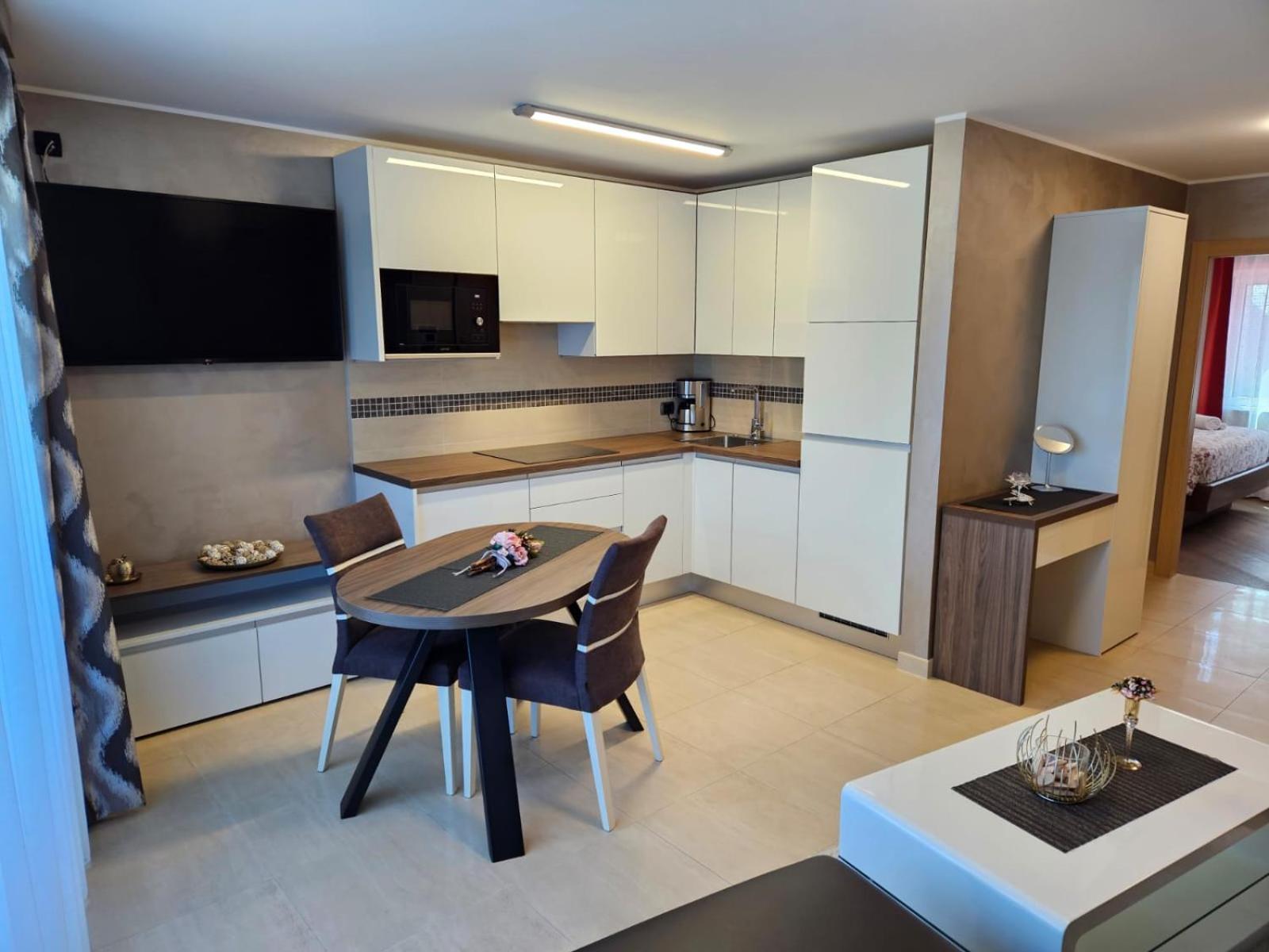 Apartments Riva-Interauto Умаг Экстерьер фото