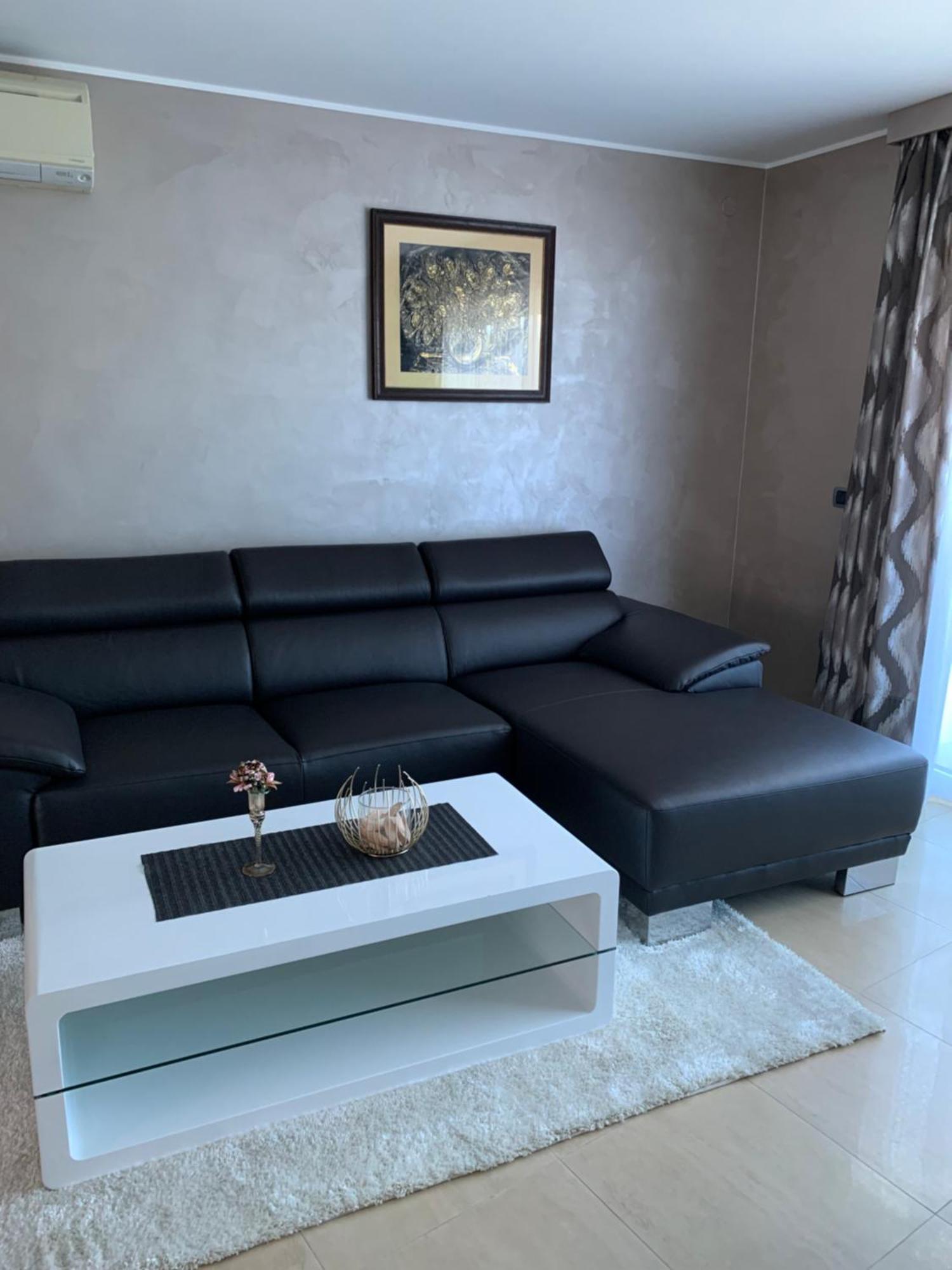 Apartments Riva-Interauto Умаг Экстерьер фото