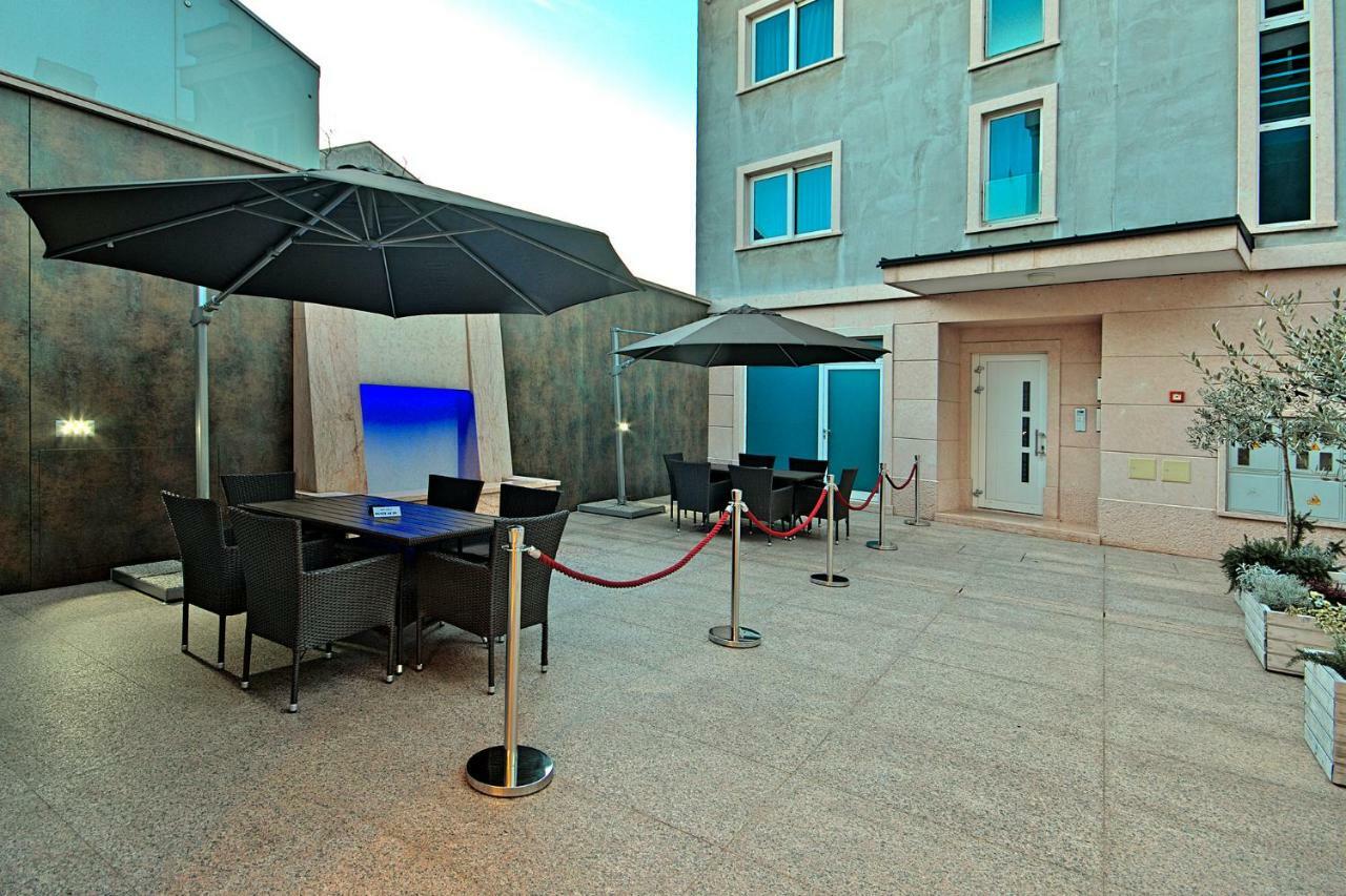 Apartments Riva-Interauto Умаг Экстерьер фото